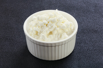 Dietary granulated cottage cheese for breakfast