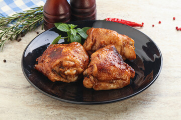 Roasted chicken leg with spicy sauce