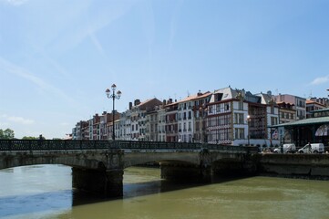 Pont de Bayonne sur le fleuve Nive, au Pays basque