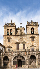 Fototapeta na wymiar facade of the baroque cathedral of Braga, Portugal.