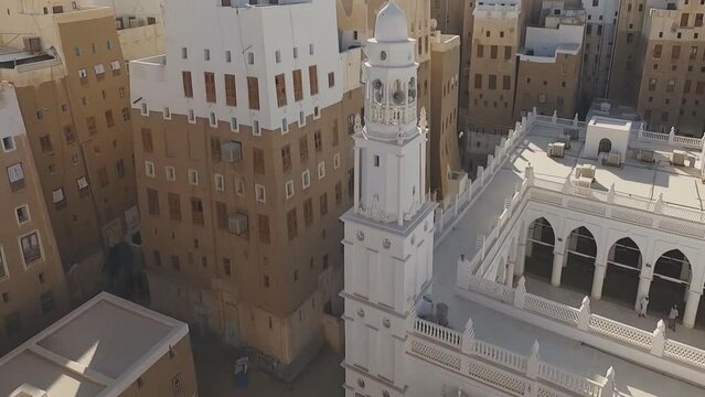 Aerial view of the Mosque Al-Muhdar Mosque or Al-Mihdar Mosque is one of the historical mosques in the ancient city of Tarim in the Yemeni province of Hadhramaut.