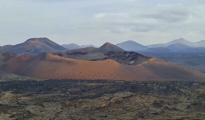 Naklejka premium Vulkane im Timafaya Nationalpark auf Lanzarote 
