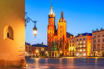 Fototapeta na wymiar Krakow, Poland - Medieval Ryenek Square and Bazylika Mariacka
