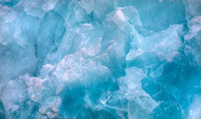 Poster Im Rahmen Eine Nahaufnahme der geschichteten Oberfläche eines blauen Gletschers - Knud-Rasmussen-Gletscher in der Nähe von Kulusuk - Grönland, Ostgrönland © muratart