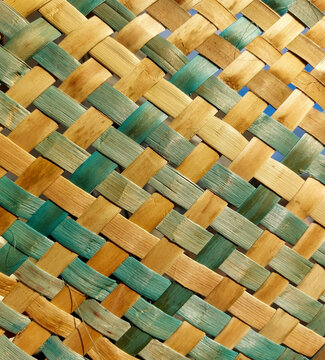 New Zealand raranga harakeke flax weaving handcraft