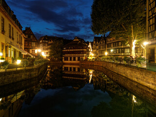 Fototapeta na wymiar Nachtaufnahme Straßburg