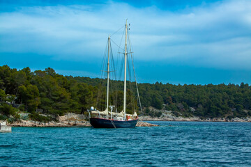 Fototapeta na wymiar sailboat on the sea