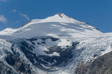 Fototapeta na wymiar Pasterze Glacier with Johannisberg summit in Austria