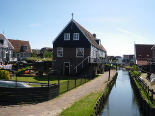 Escapada a Marken, tranquilidad entre canales. Paises Bajos.