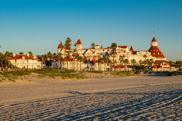Hotel Del Coronado on Coronado Beach, San Diego, California. - obrazy, fototapety, plakaty