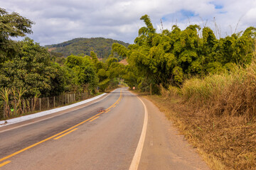 Fototapeta na wymiar BR-120 road in the Córrego da Laje district