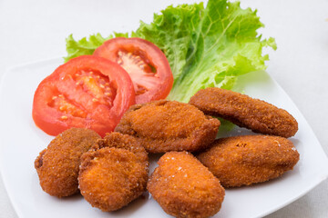 Jalapeños con lechuga y tomates