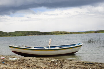 Naklejka na ściany i meble boats on the lake