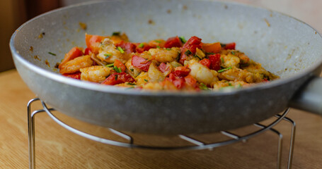 prawns in a pan, dinner, colorful dish, food photo