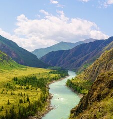 Fototapeta na wymiar Katun river and mountains in Altay republic