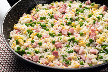 Riso alla cantonese, cibo tipico cinese