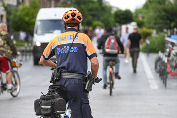 Police policier Bruxelles belgique velo cycliste