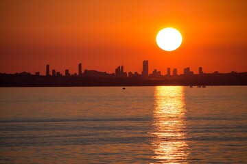 Atardecer  visto desde calpe con Benidorm de fondo