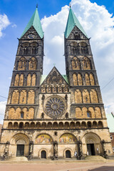 Fototapeta na wymiar Front facade of the historic Dom church in Bremen, Germany