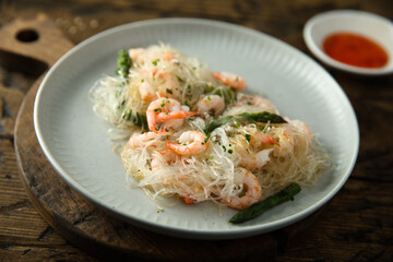 Rice noodles with shrimps and asparagus
