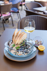 Black Sea mussels in sashes