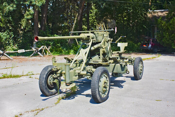 Old green anti-aircraft gun in Vinnitsa, Ukraine