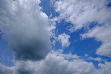 Obraz premium white clouds on the blue sky perfect for the background