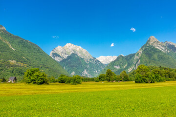 Willkommen im wunderschönen Soča-Tal in der Nähe der Julischen Alpen - Slowenien
