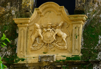 Fototapeta na wymiar Dieu et mon droit 1668 emblem at the entrance of the Galle fort.