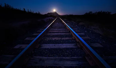 Fototapete Eisenbahn Railroad tracks at Twilight