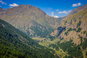 Naklejka na ściany i meble Im Nationalpark Gran Paradiso im Aostatal in Italien