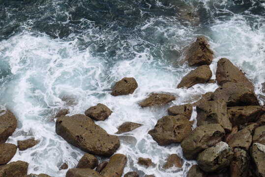 Wybrzeże Teneryfy, wzburzony ocean