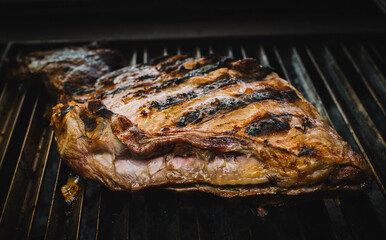 diferentes cortes de ternera de excelente calidad hecha a la parrilla