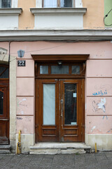 Fototapeta na wymiar Beautiful vintage doors in urban architecture
