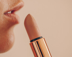 make up artist. Lipstick. Beauty photo. Model. Lips. 
