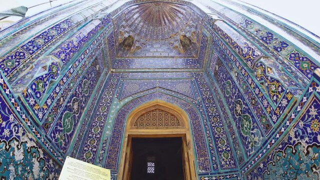 Memorial complex Shakhi-Zinda, amazing asian architecture, Samarkand, Uzbekistan