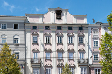 Fototapeta na wymiar house facade in the streets of Linz in Austria