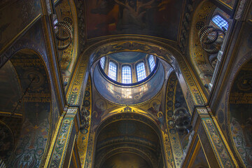 Fototapeta na wymiar Interior of St. Vladimir's Cathedral in Kyiv, Ukraine 