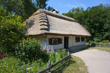 Fototapeta na wymiar Traditional Ukrainian house in Pirogovo, Ukraine