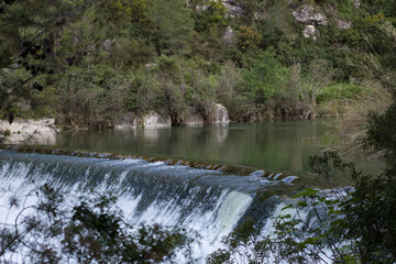 Rio Serpis a su paso por la Azud del Infierno en Lorcha, Alicante, España
