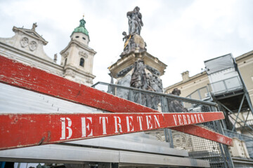 Obraz premium Schild Betreten verboten am Domplatz
