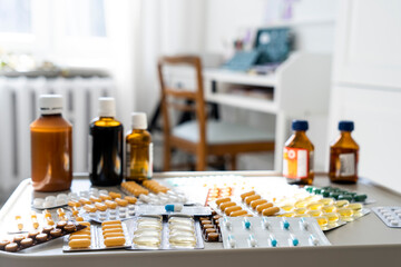 Obraz na płótnie Canvas Pharmaceuticals antibiotics pills medicine in the home space with copy space