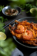 Banh Tom Chien, Vietnamese deep fried shrimps and sweet potatoes, frittierte, gebratene Shrimps Süßkartoffeln Kuchen 