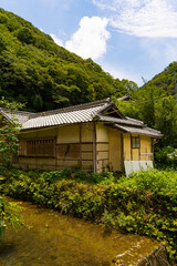 田舎にある空き家 © planas