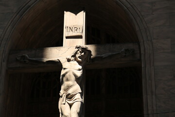 statue of jesus