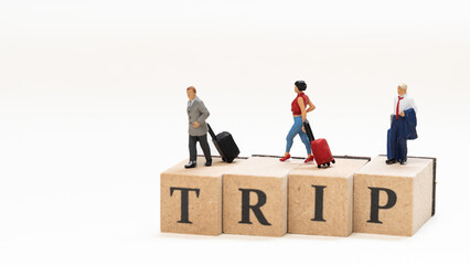 旅行に出る人々とtripのシンプルな概念表現