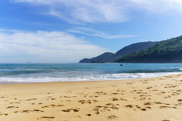 Paisagem da praia de Toque Toque em S&atilde;o Sebasti&atilde;o, litoral norte de S&atilde;o Paulo. Conceito de viagem e turismo. 
