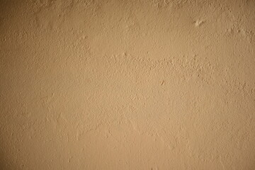 Paint peeling plaster walls because of its use for a long time. Alternatively, use quality color to paint the walls. Must be repaired in order to come back again.