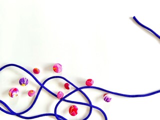 ちりめんのくるみボタン　組み紐