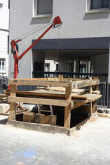 Machine de manutention travaux voirie dans une rue